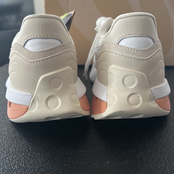 ASICS Jogger X81 Woman’s US 9.5/EU 41.5 Cream/White - Picture 4 of 8